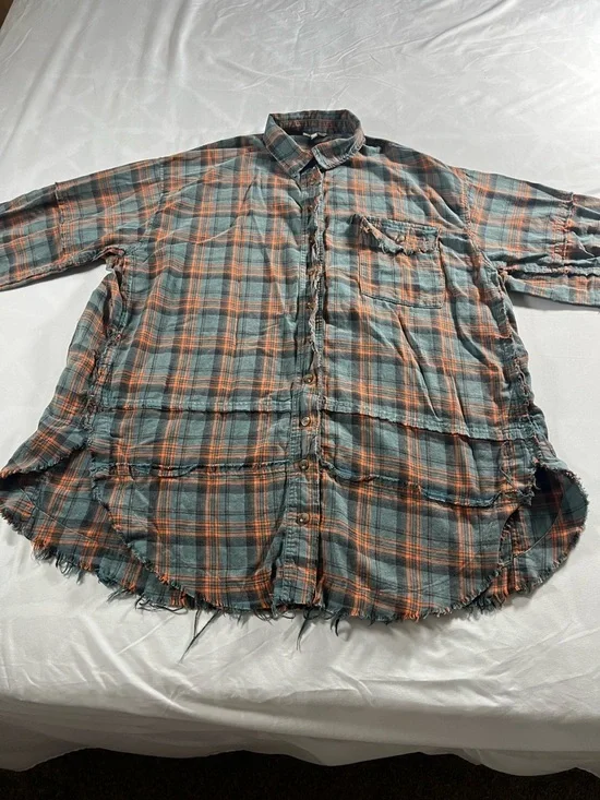 Easel Los Angeles Women’s Long Sleeve Raw Hems Flannel Size Large Distressed - Picture 1 of 14